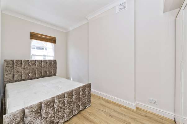 Flat Gloucester Terrace in City of Westminster
