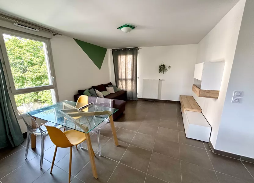 Flat Rue Marcel Dutartre in Villeurbanne