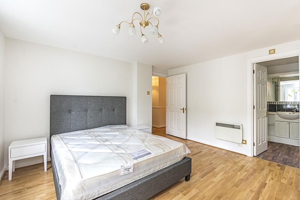 Flat Lisson Grove in City of Westminster