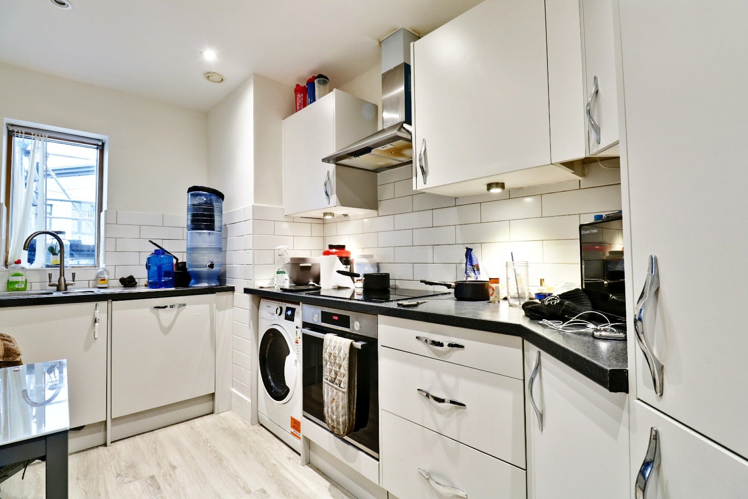 Flat Elmfield Road in Greater London