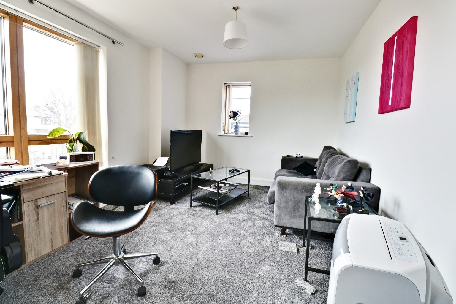 Flat Elmfield Road in Greater London