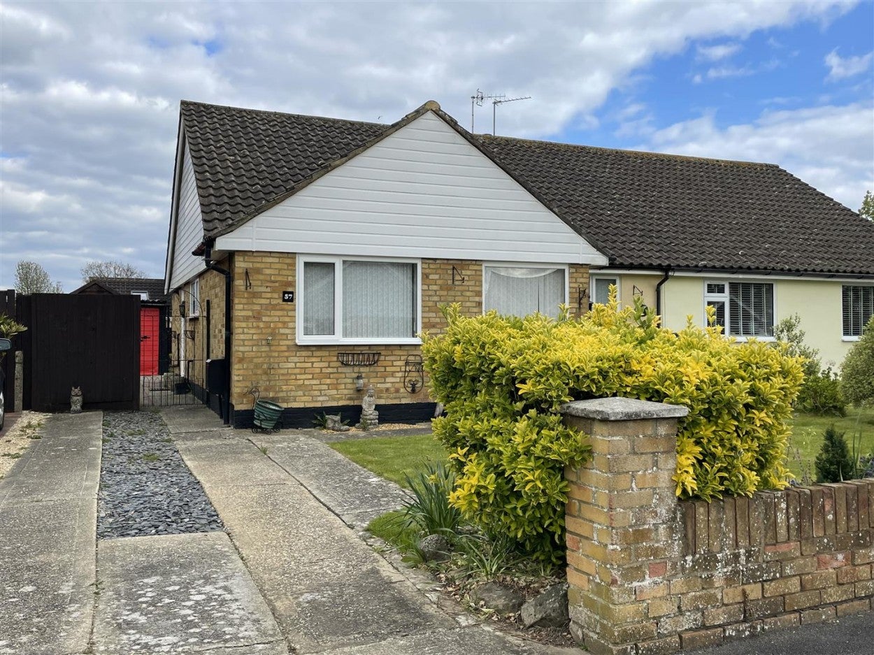 House Oakcroft Gardens in Arun