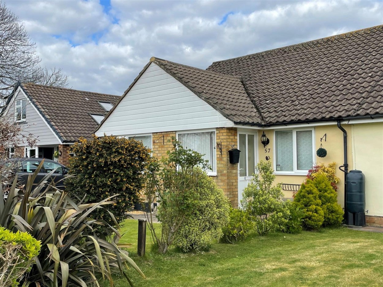 House Oakcroft Gardens in Arun