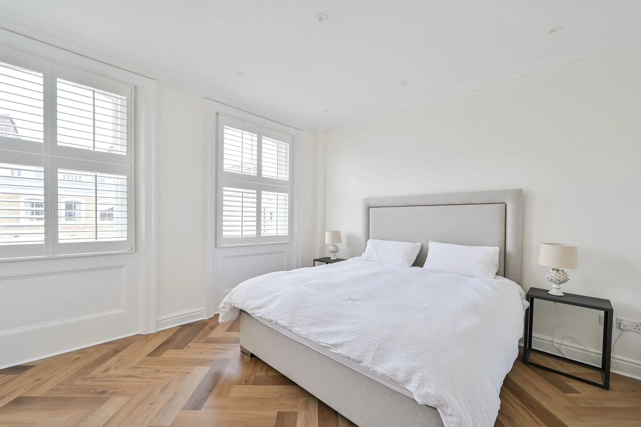 Flat Onslow Gardens in Greater London