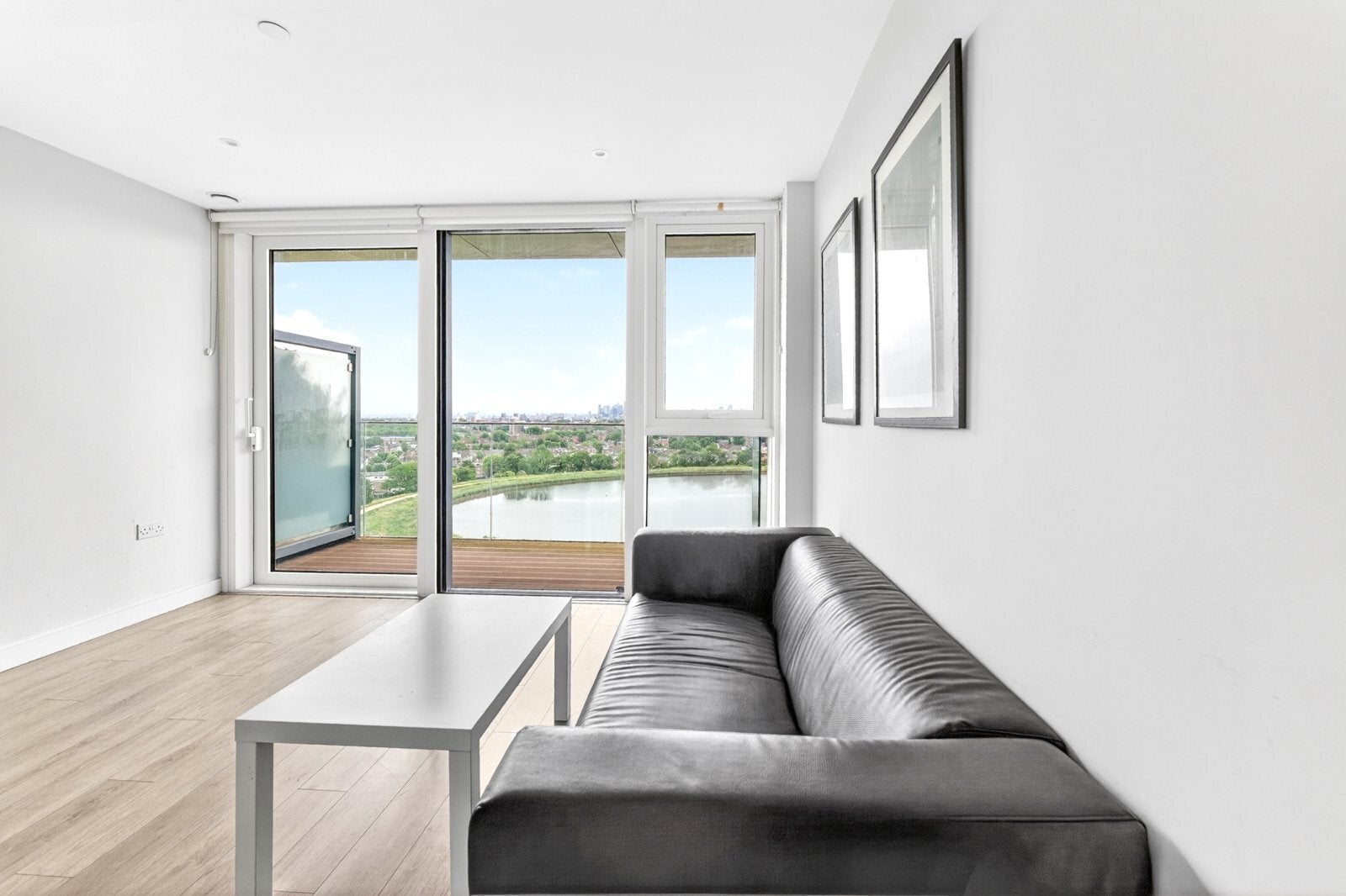Flat Newnton Close in Greater London
