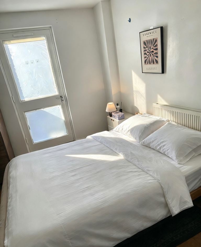 Room Miles Road in Greater London