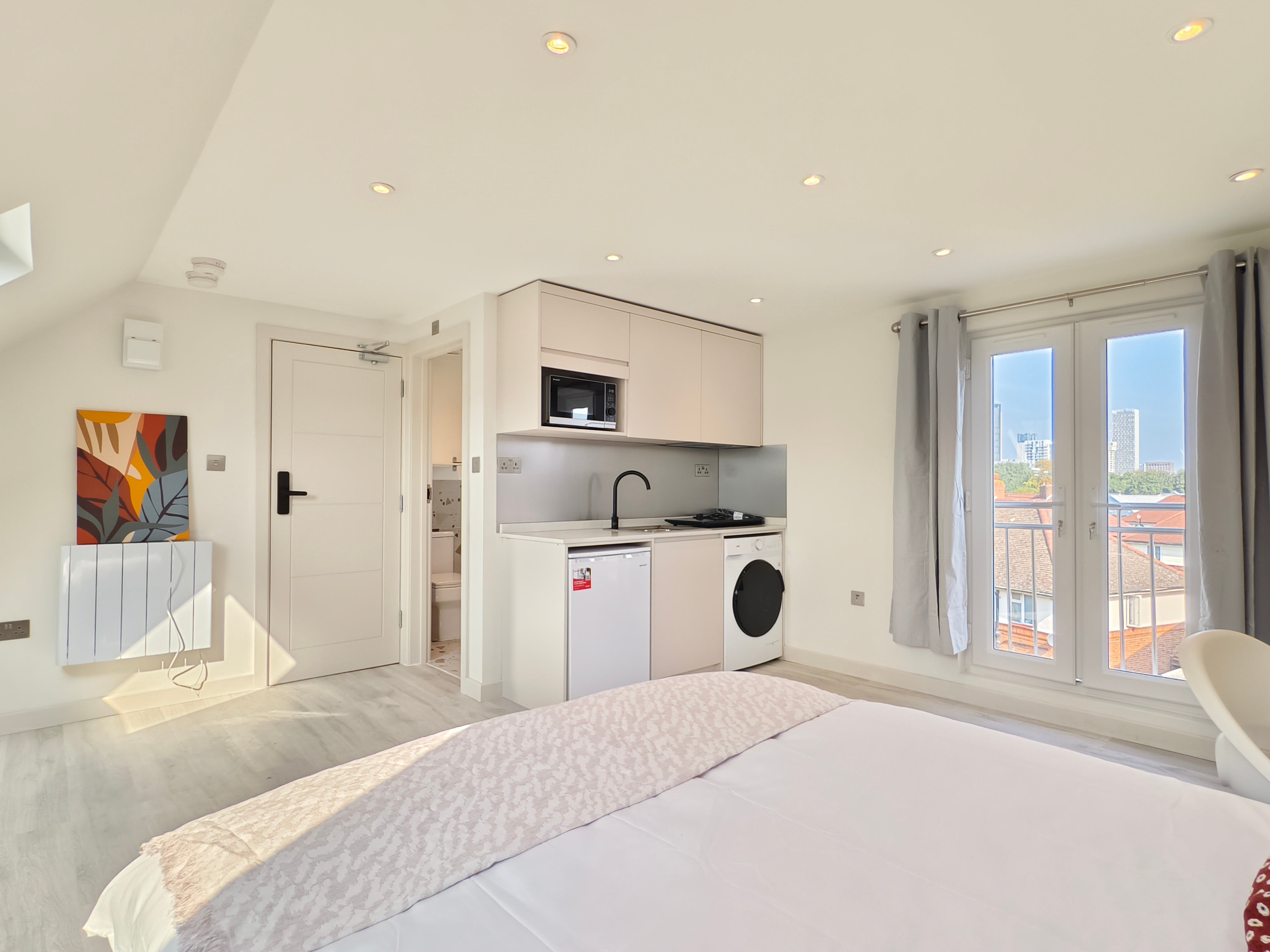 Flat Bisson Road in Greater London
