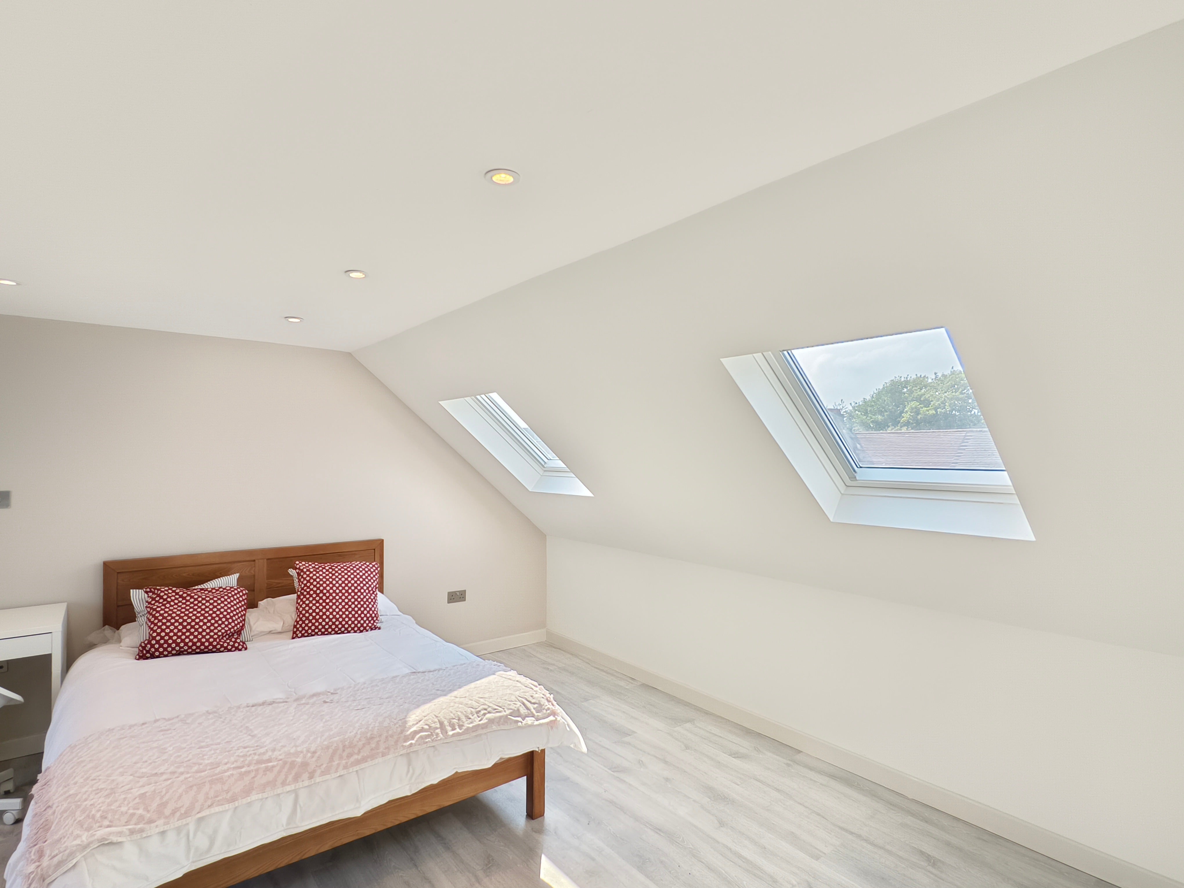 Flat Bisson Road in Greater London