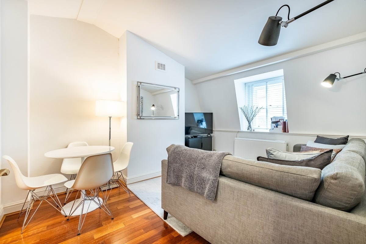 Flat Nottingham Place in City of Westminster