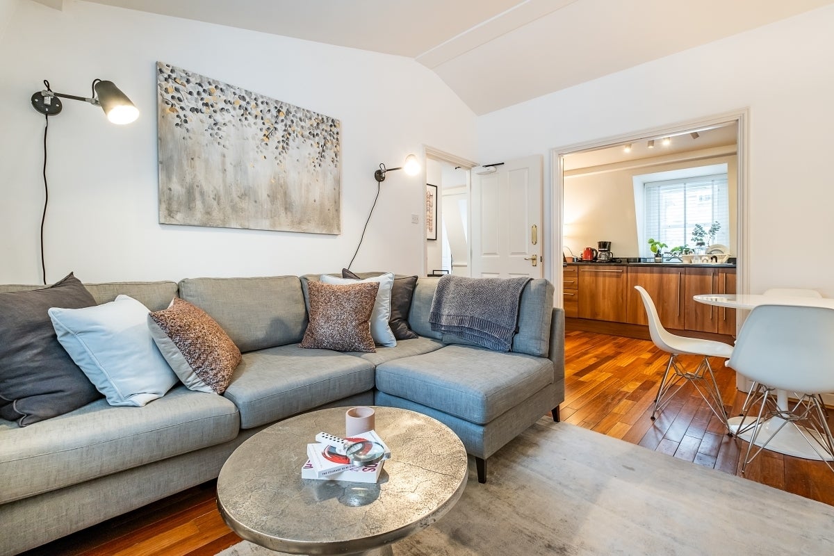 Flat Nottingham Place in City of Westminster