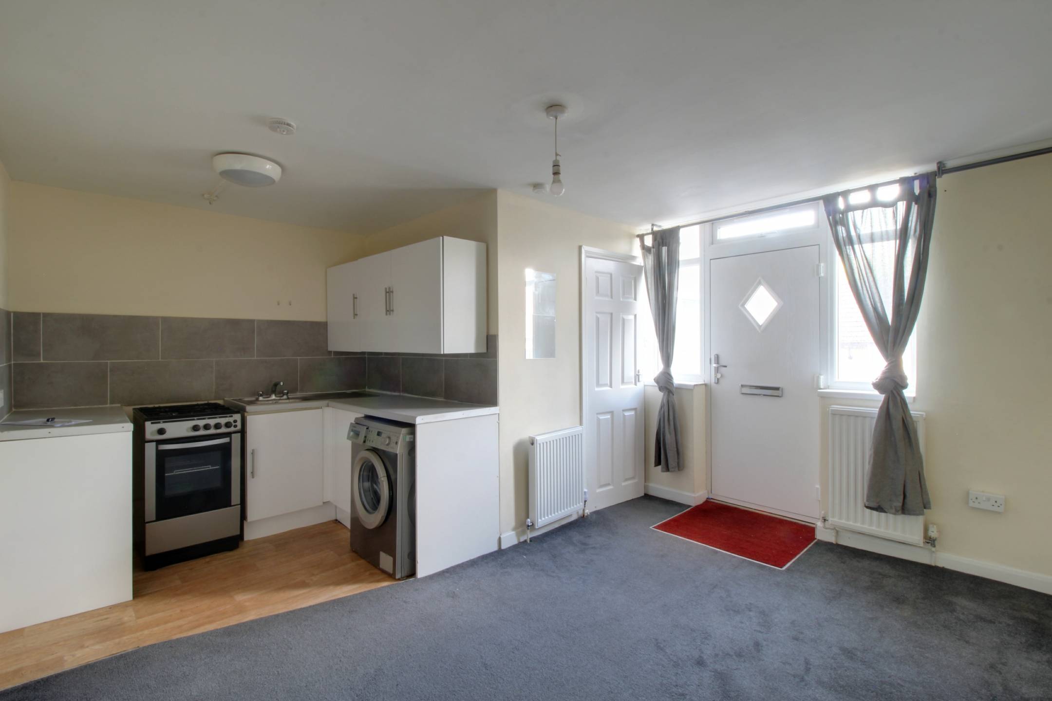 Flat Godstone Road in Greater London