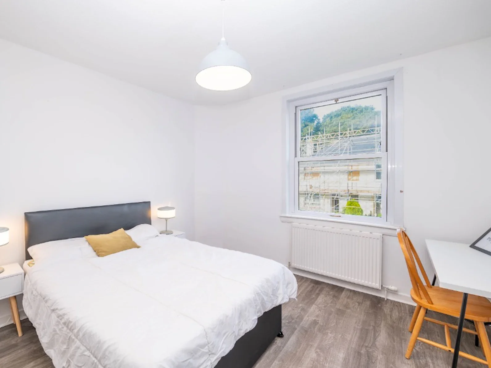 Flat Prestonfield Crescent in City of Edinburgh