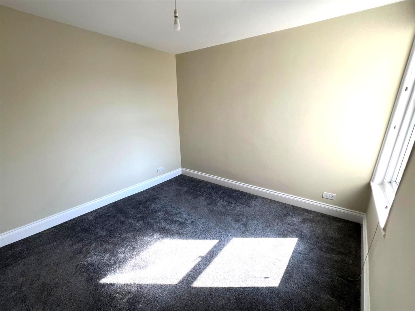 Room Fawcett Road in Portsmouth