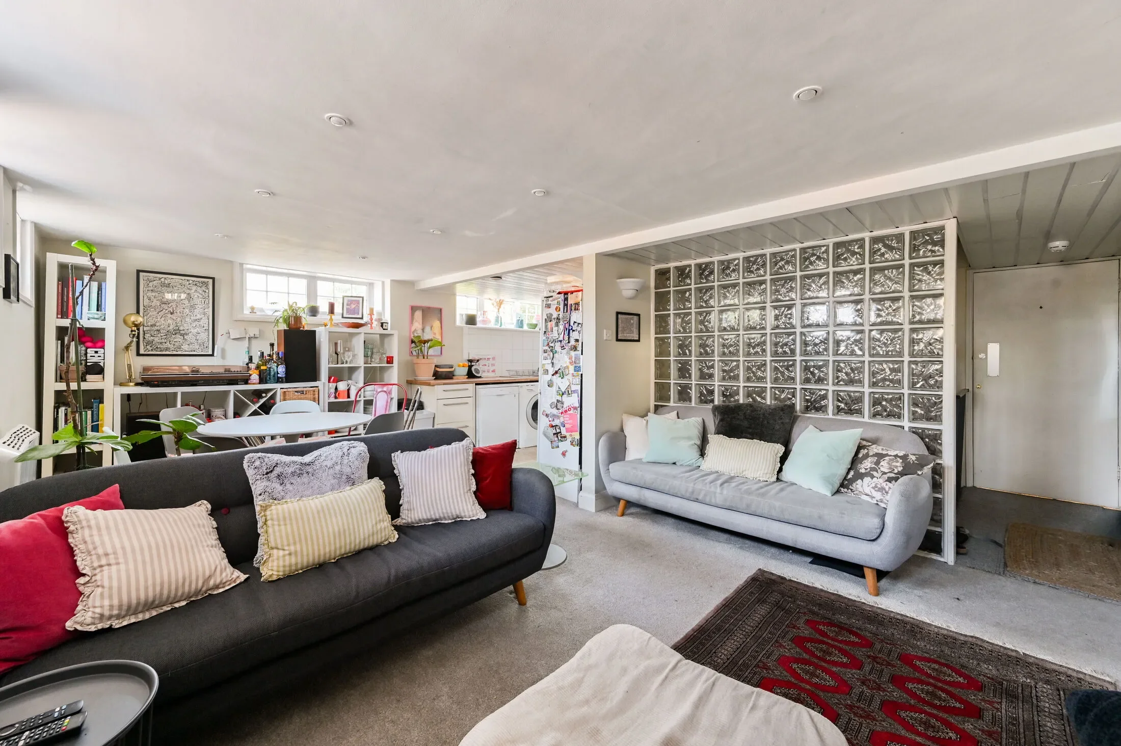 Flat Townsend Street in Greater London