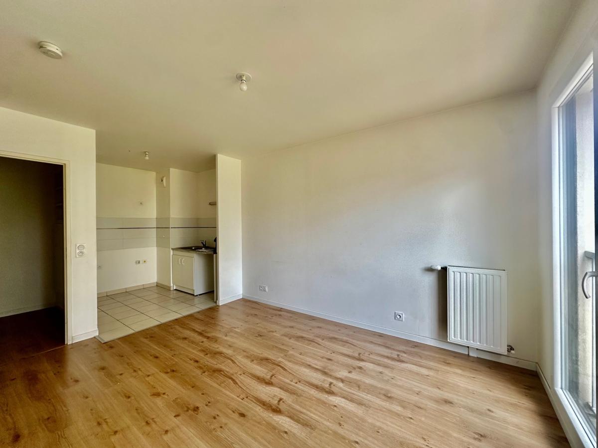 Flat Rue du Vieux Pont in Carrières-sous-Poissy