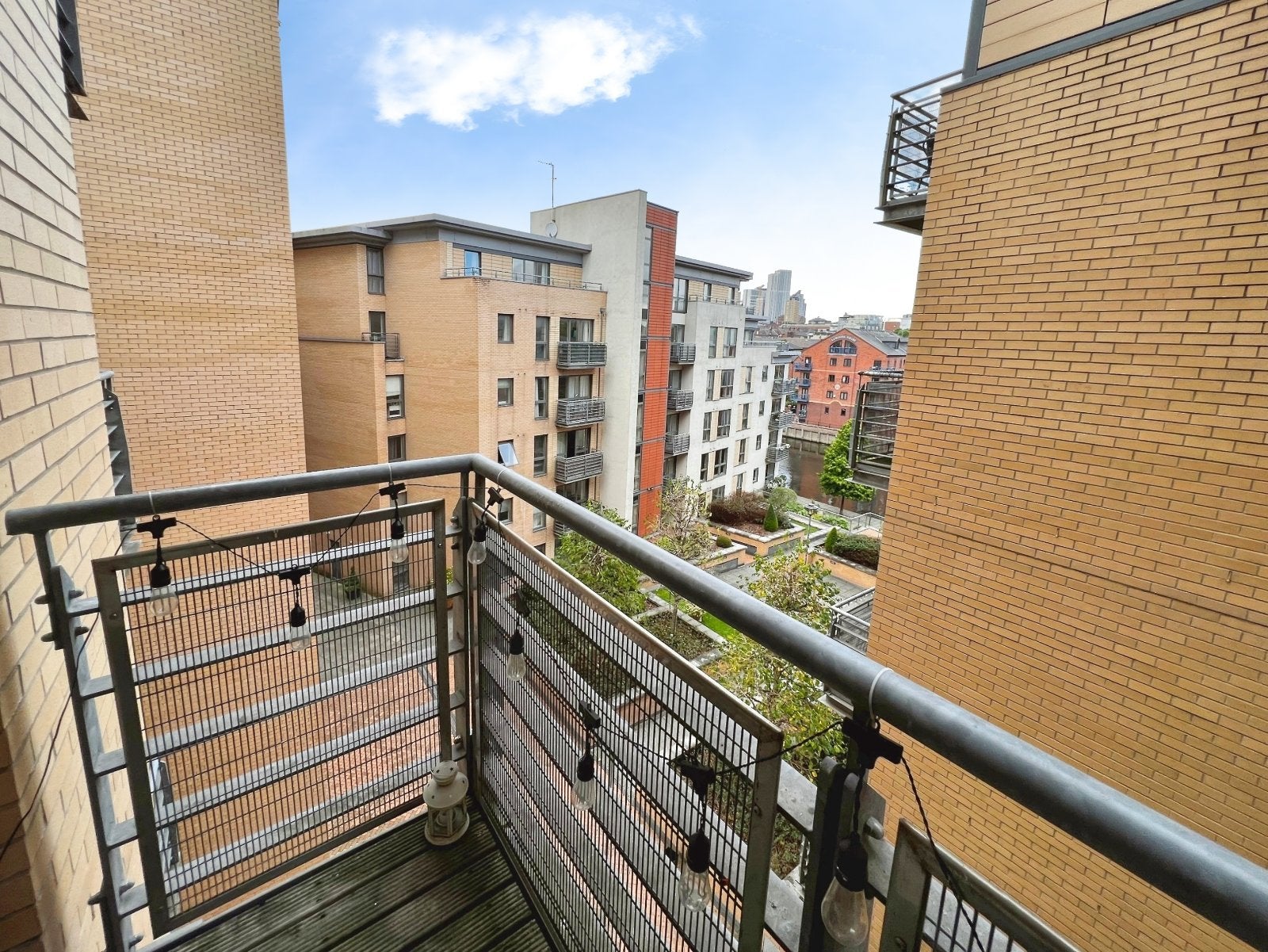 Flat Bowman Lane in Leeds