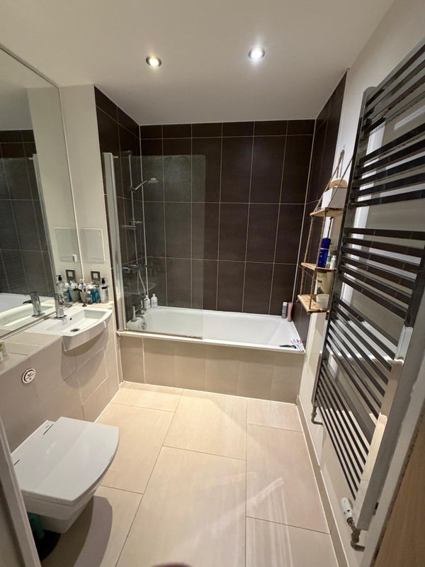 Room Samuel Street in Greater London