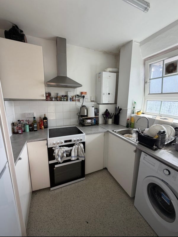 Room Wandsworth Road in Greater London