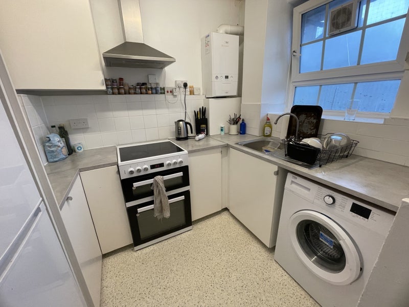 Room Wandsworth Road in Greater London