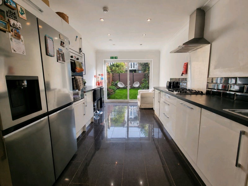 Room Wandsworth Bridge Road in Greater London