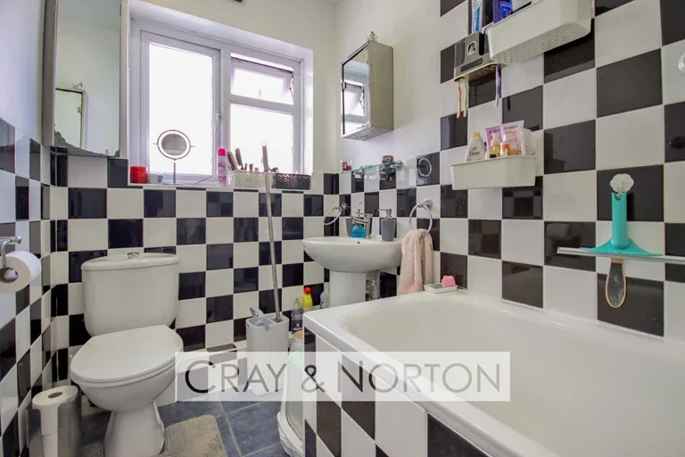 Flat Ashburton Road in London
