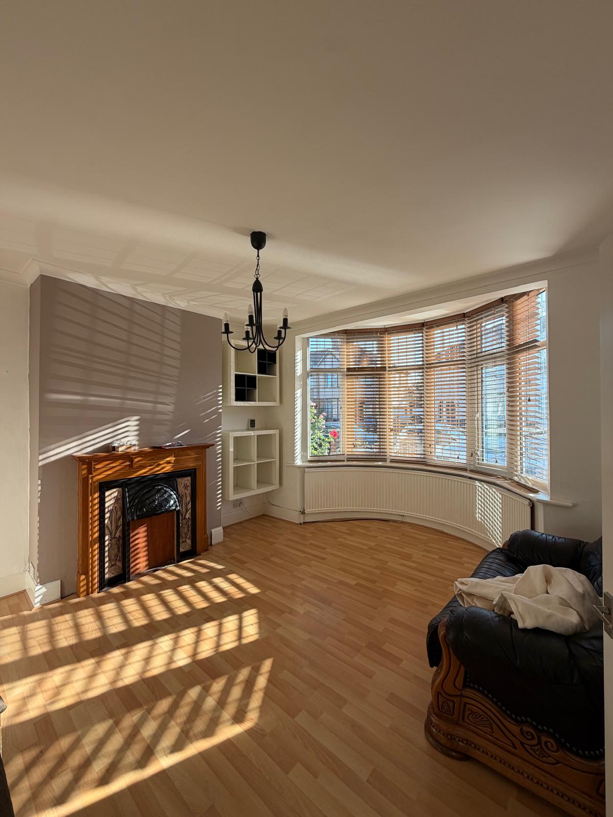 Flat Meadway in Greater London