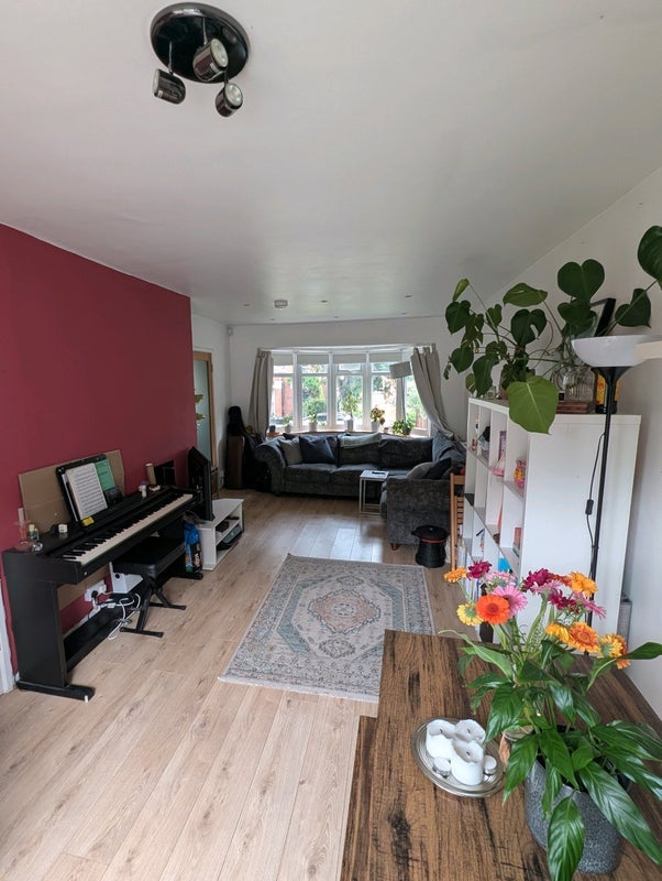 Room Quernmore Road in Greater London