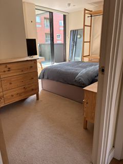 Room Tanner Street in Greater London