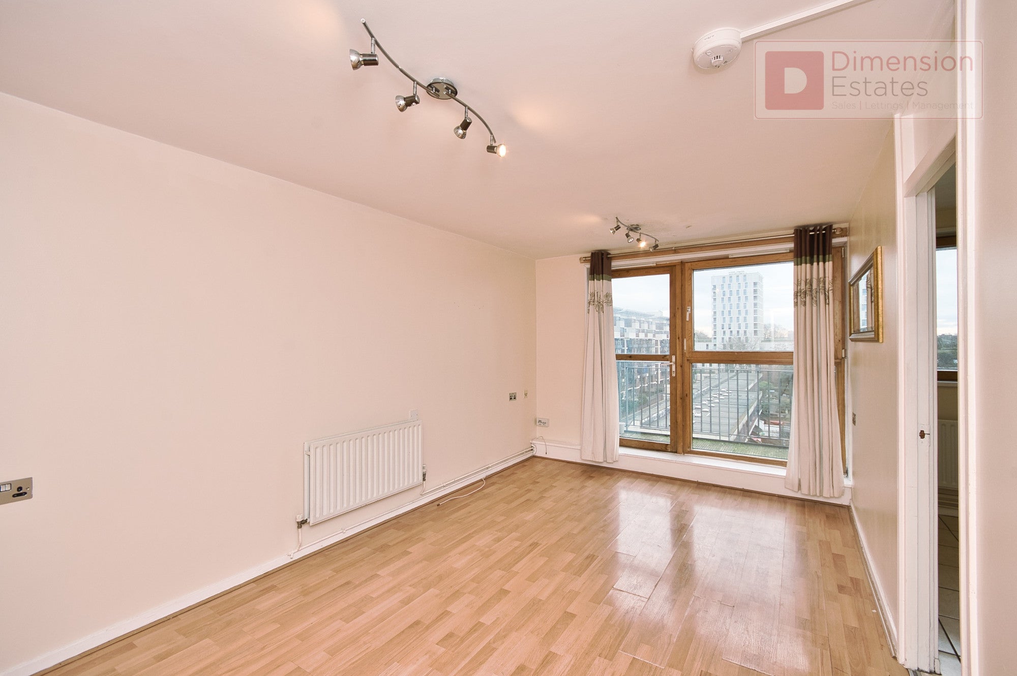 Flat Della Path in Greater London