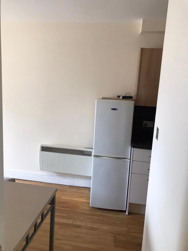 Flat Cricklewood Broadway in Greater London