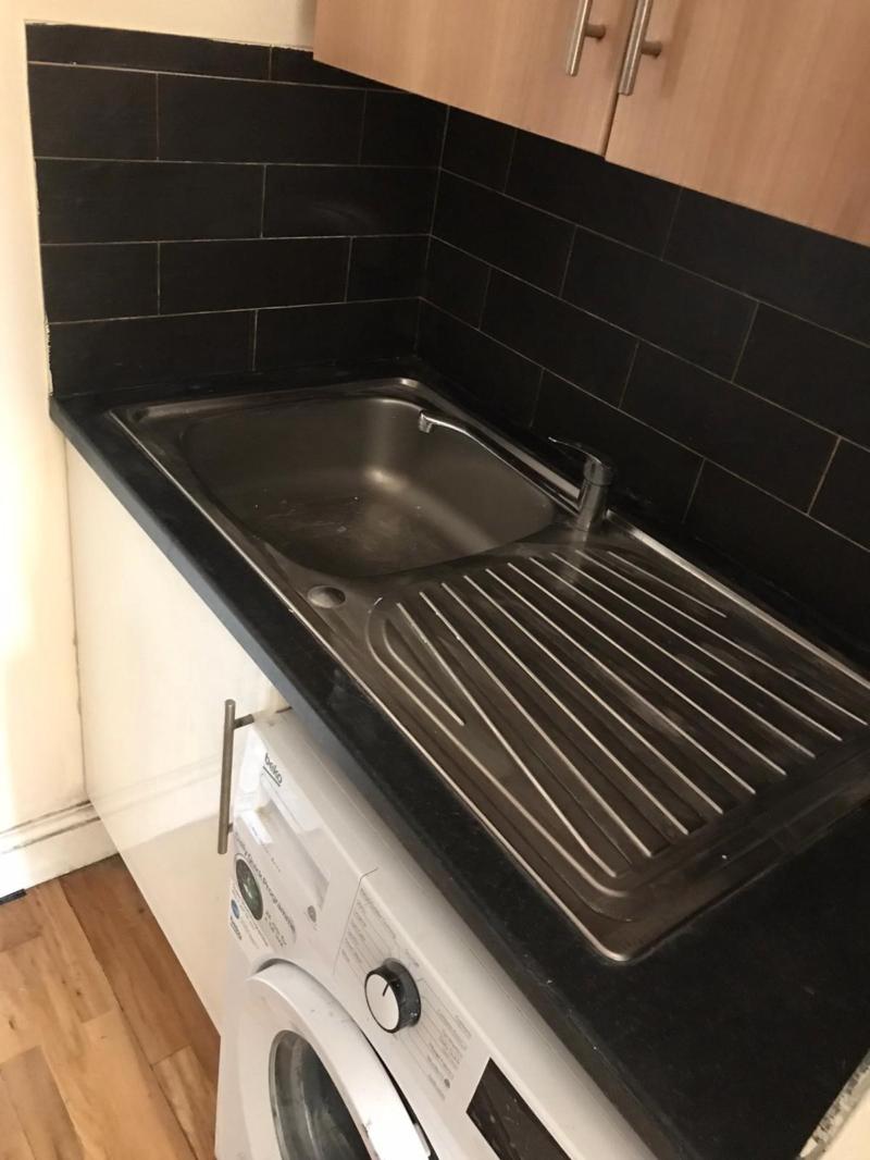 Flat Cricklewood Broadway in Greater London