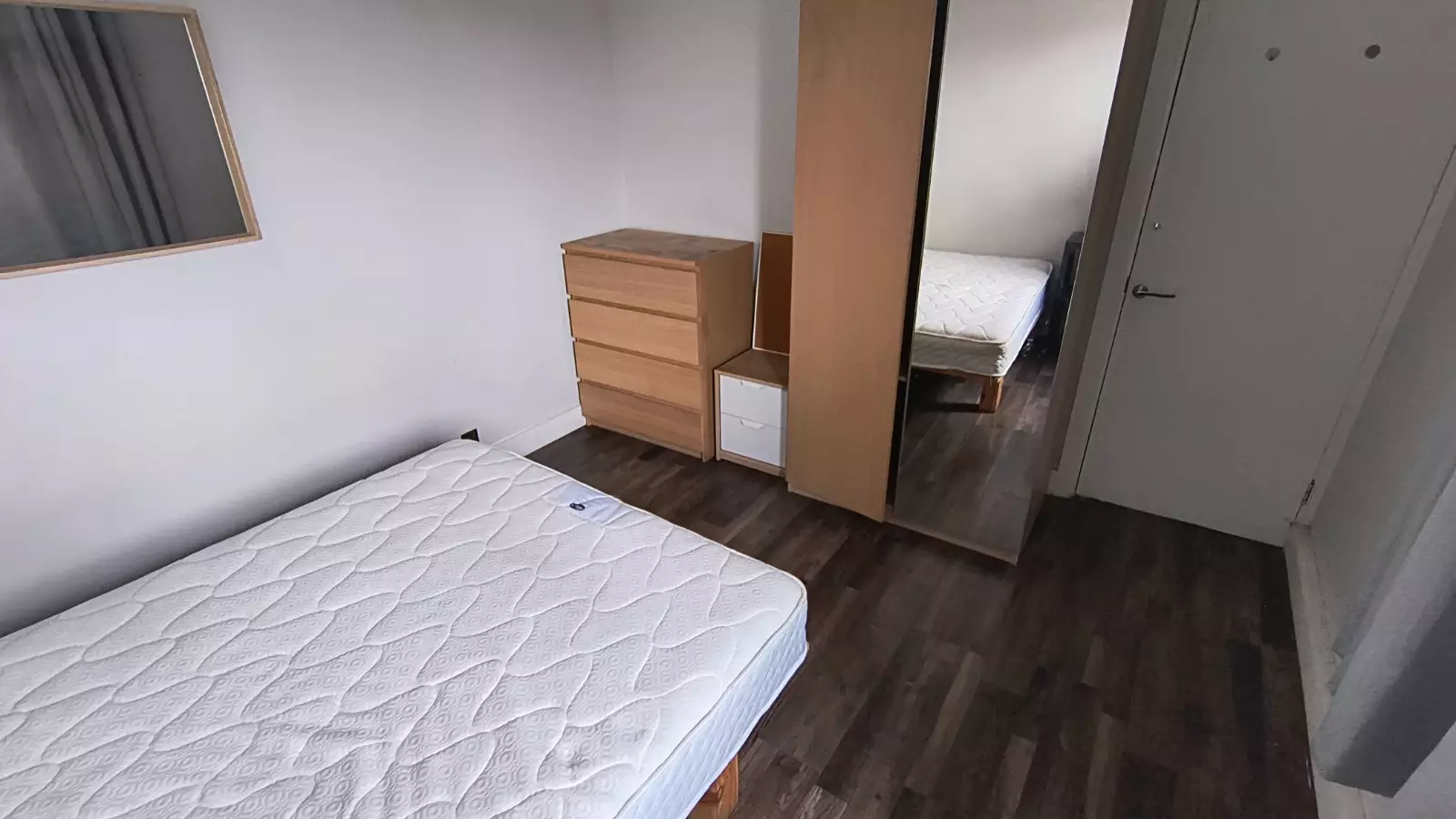 Flat Rainsborough Avenue in Greater London