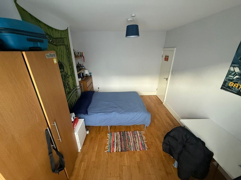 Room Mafeking Road in Greater London
