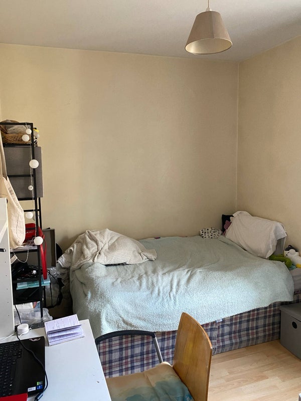 Room Gainsborough Road in Liverpool