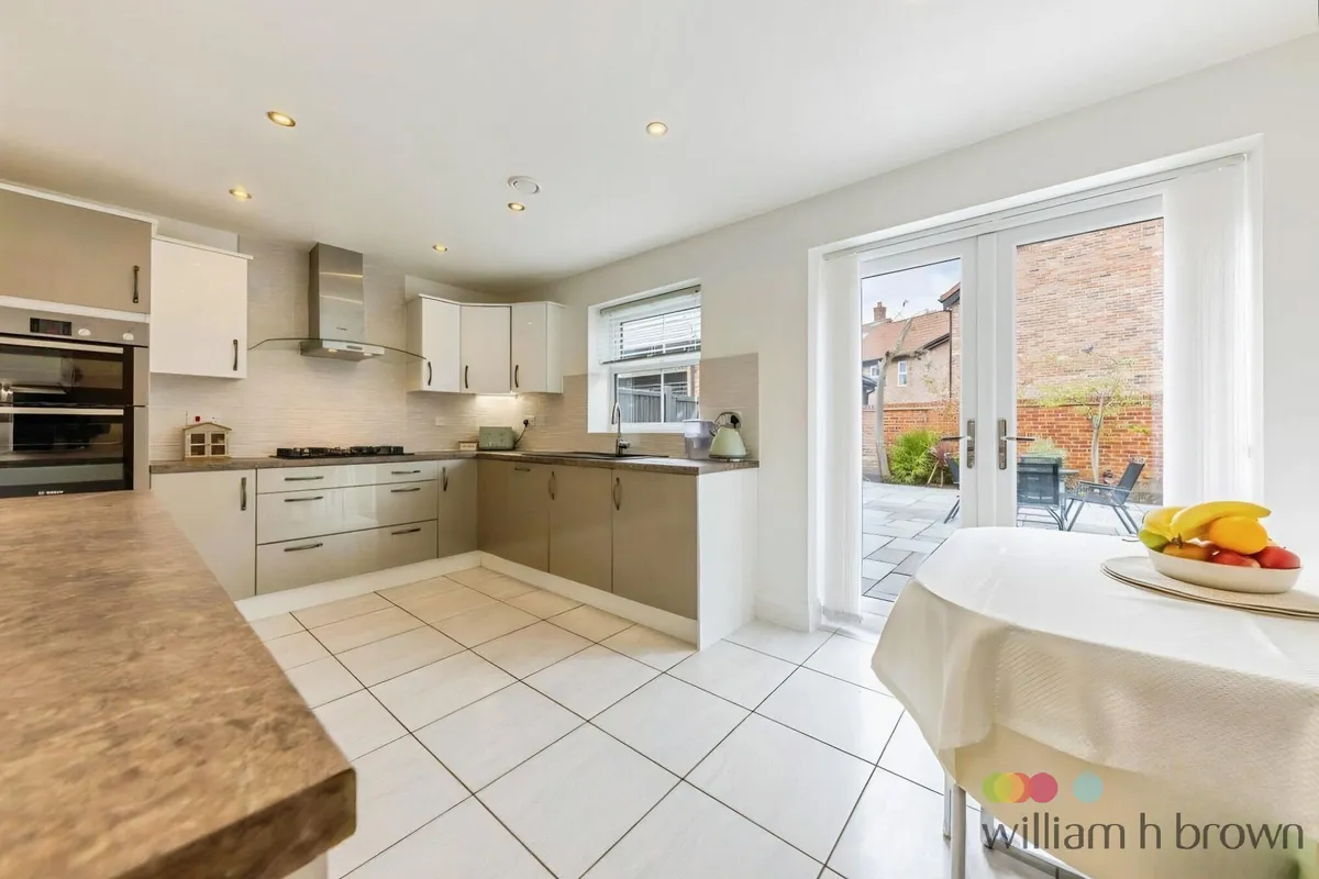 House Symonds Avenue in Ormesby St. Margaret with Scratby