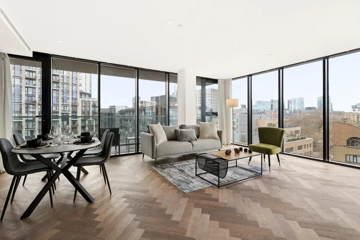 Flat Pennington Street in Greater London