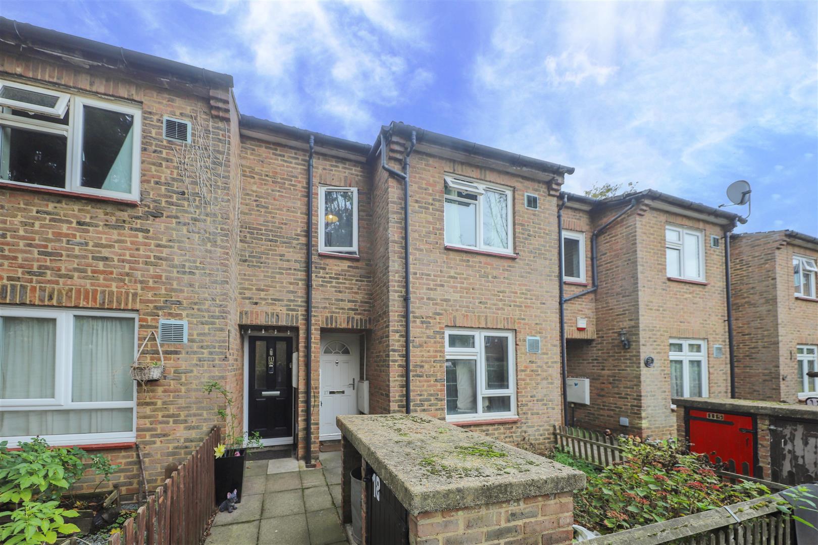 Flat Fernes Close in Greater London