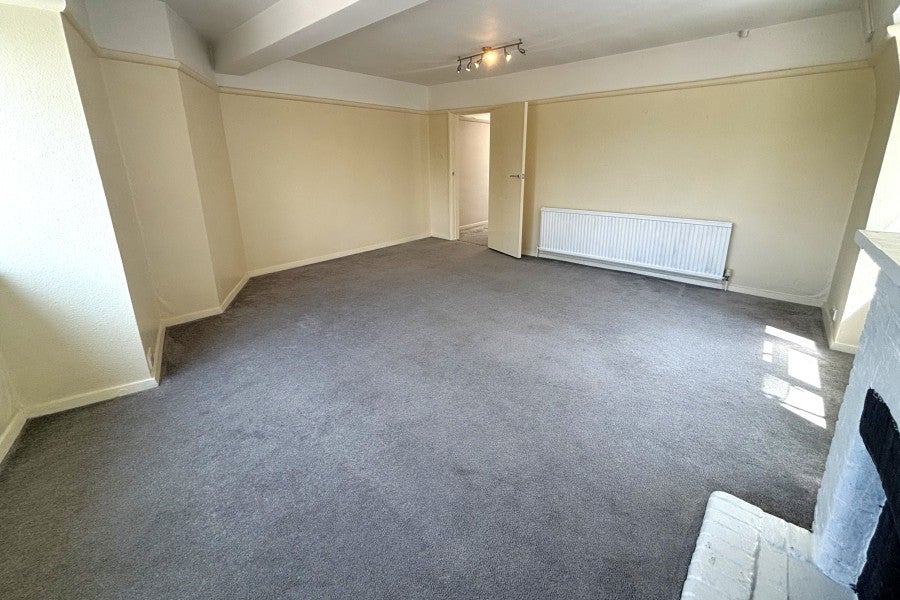 Flat Temple Market in Elmbridge
