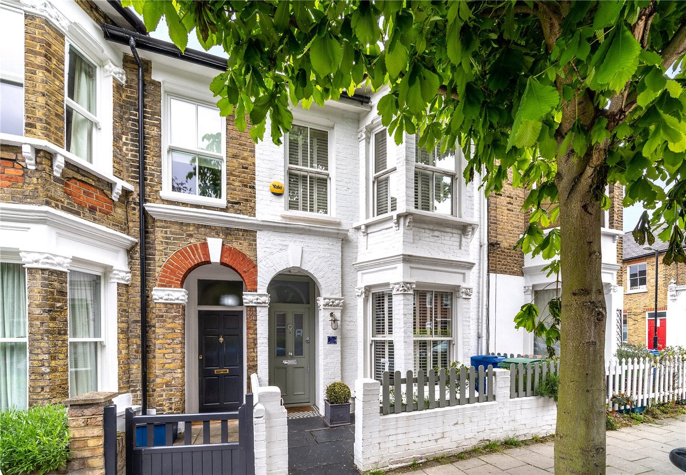 House Melbourne Grove in Greater London