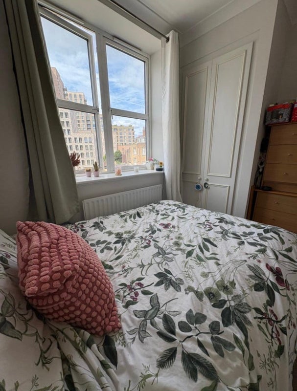 Room Kennington Lane in Greater London