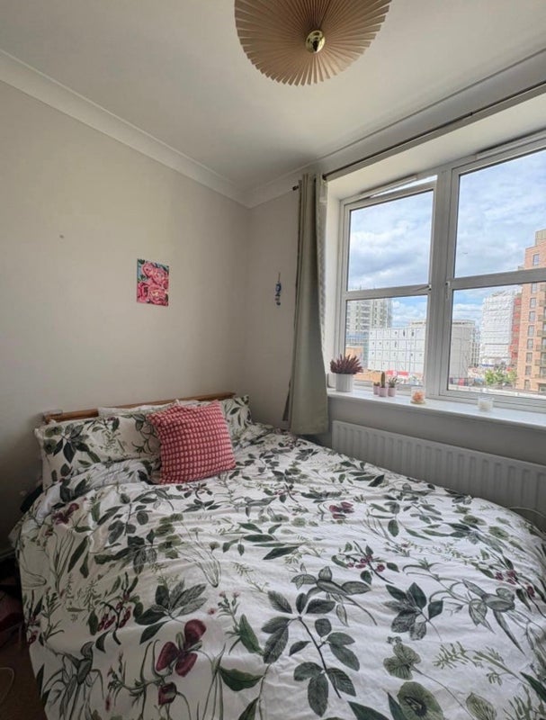 Room Kennington Lane in Greater London