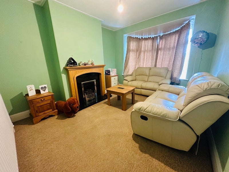Room Bavington Drive in Newcastle upon Tyne