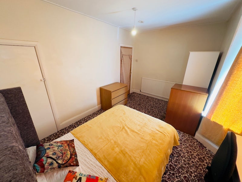 Room Bavington Drive in Newcastle upon Tyne