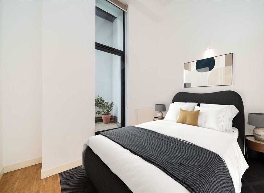 Flat Leather Lane in Greater London