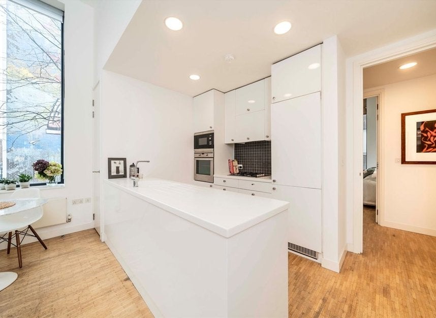 Flat Leather Lane in Greater London