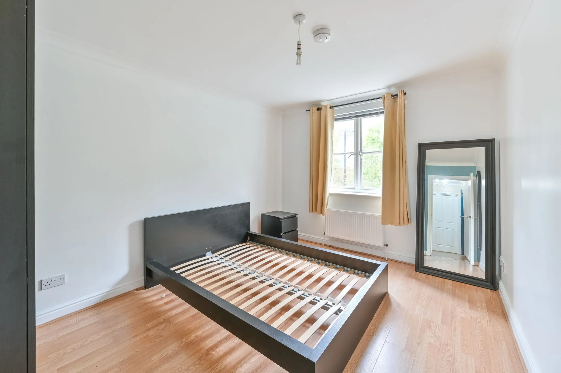 Flat Tulse Hill in Greater London