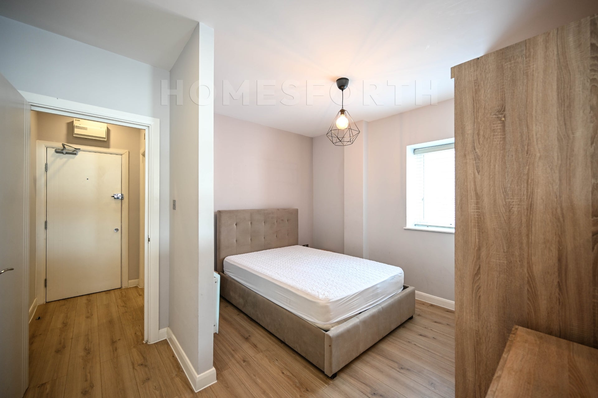 Flat Welling High Street in Greater London