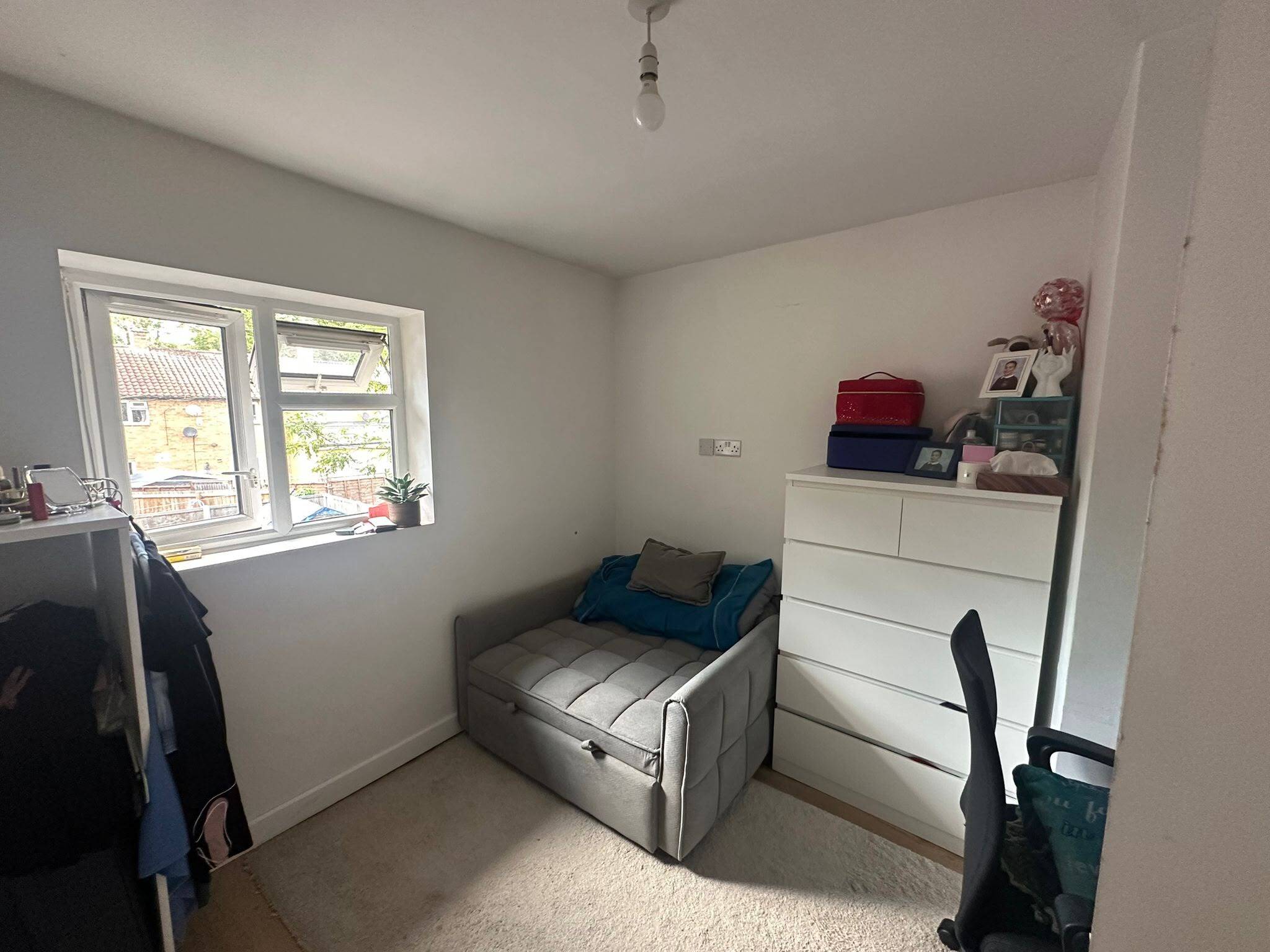 Flat Greenfield Avenue in Northampton