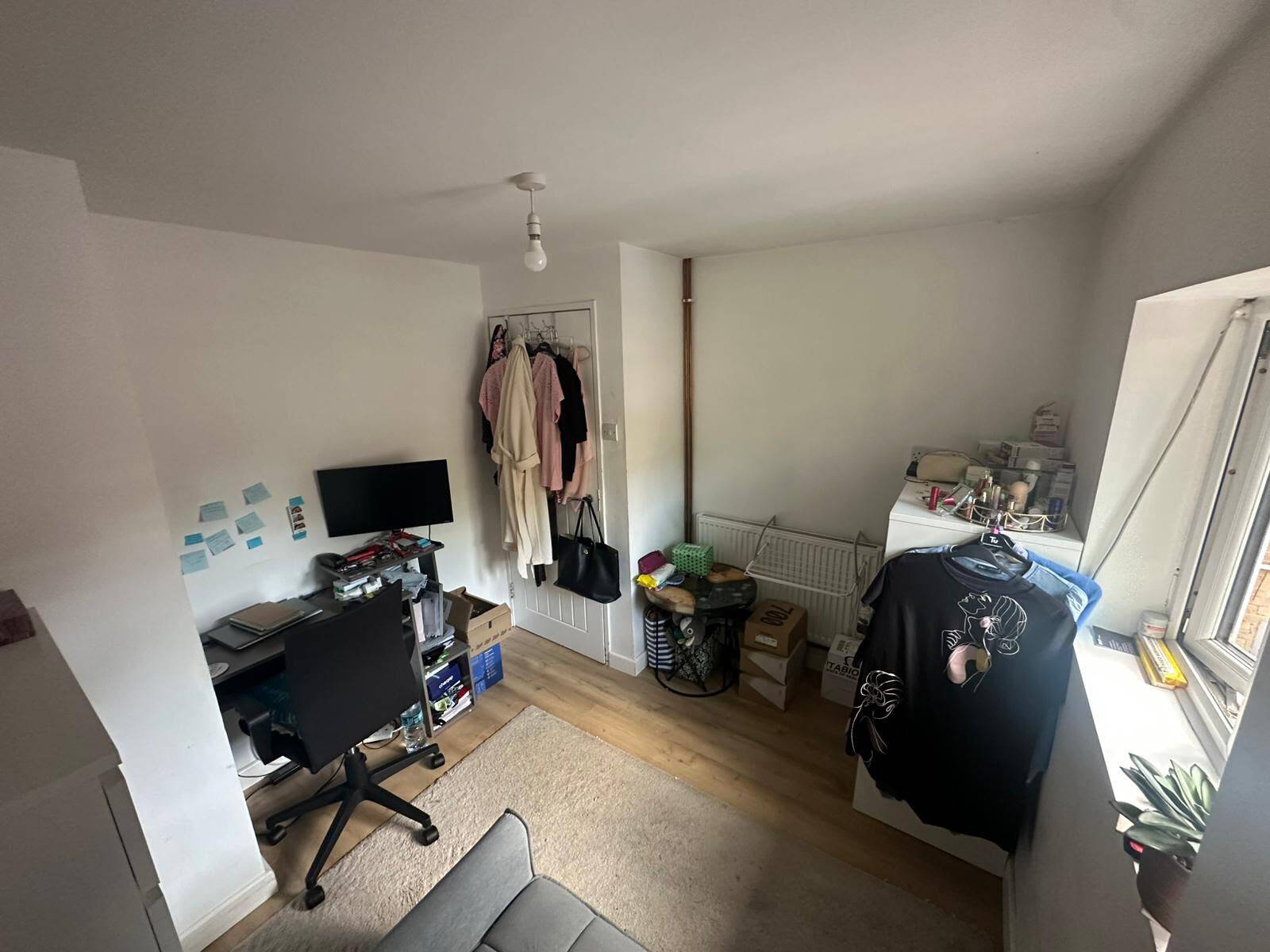 Flat Greenfield Avenue in Northampton