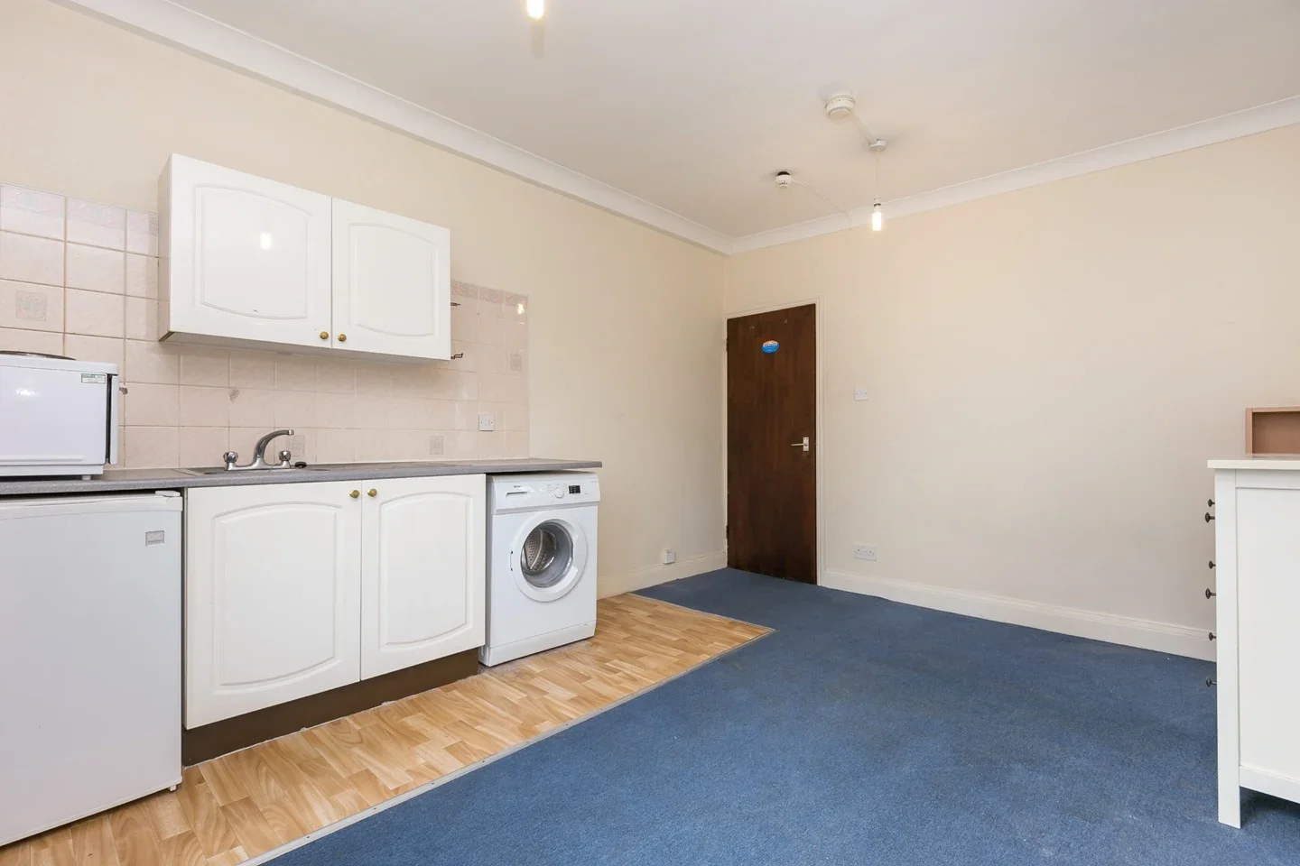 Flat Falkland Avenue in Greater London
